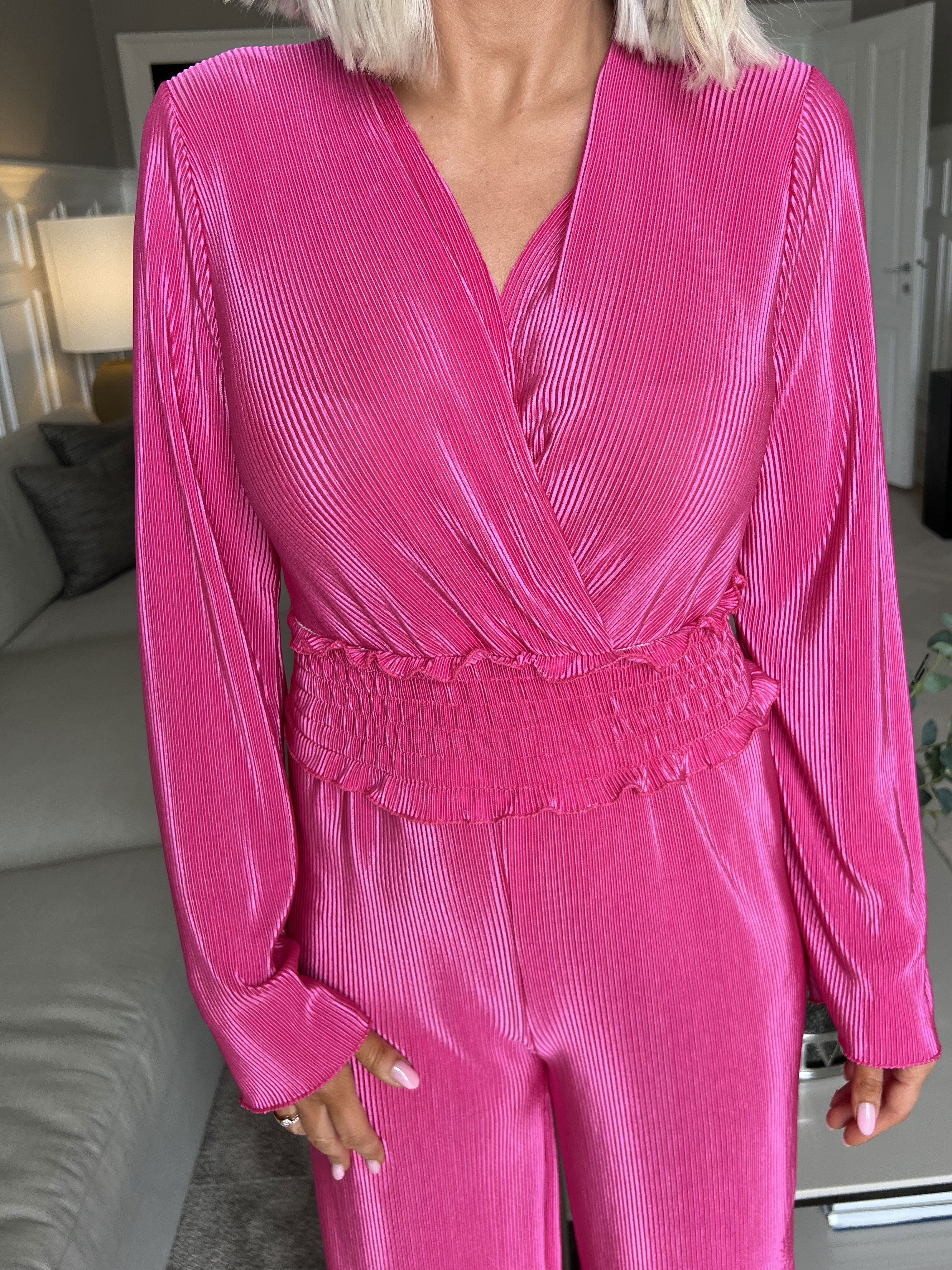 Capri - Plisseret buksedragt med elastik i taljen